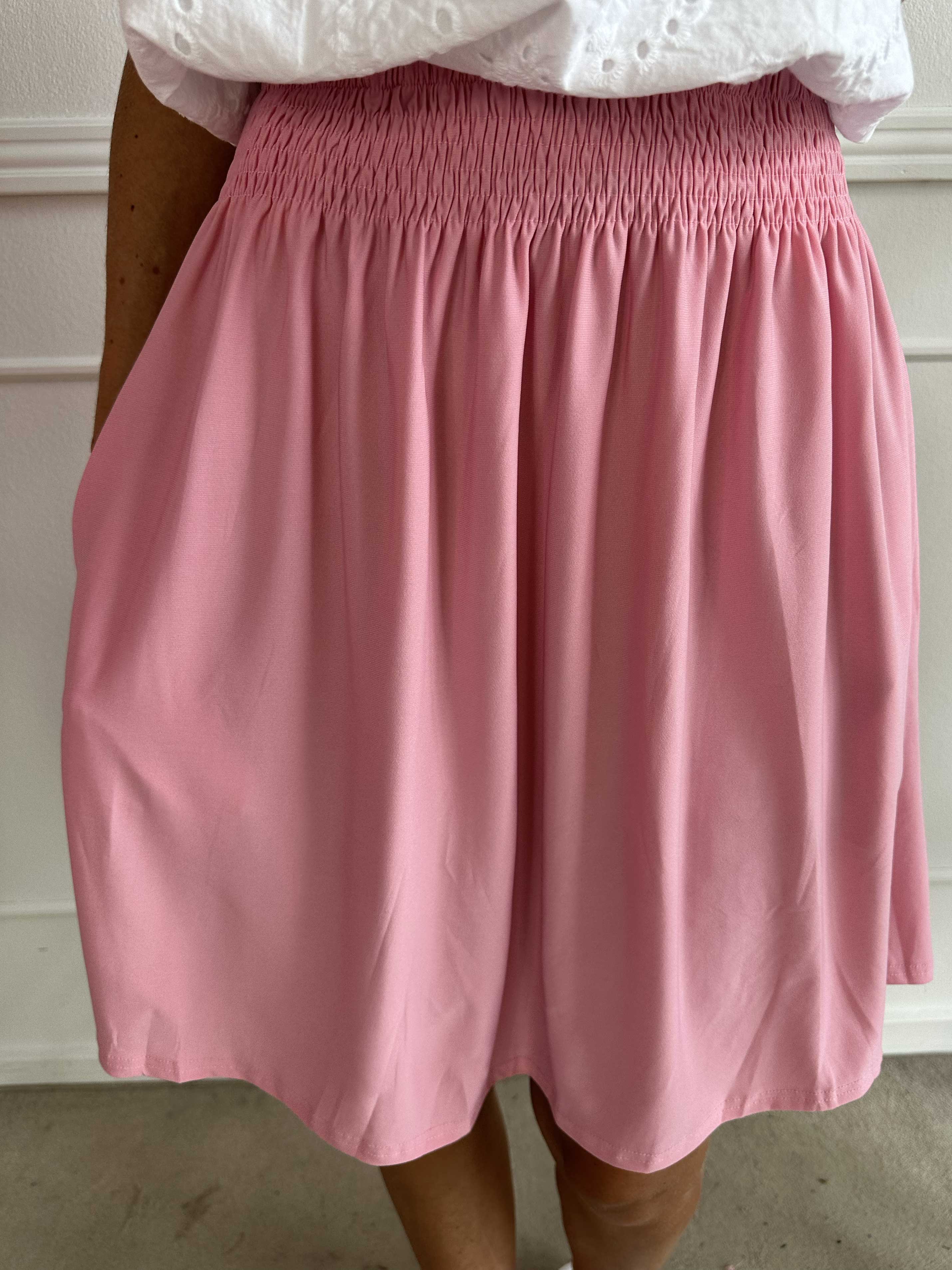 Pams Plain Short Skirt - Kort nederdel i stretchy stof med lommer